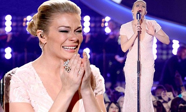 HT2. LeAnn Rimes’ tribute to Patsy Cline leaves fans in tears –