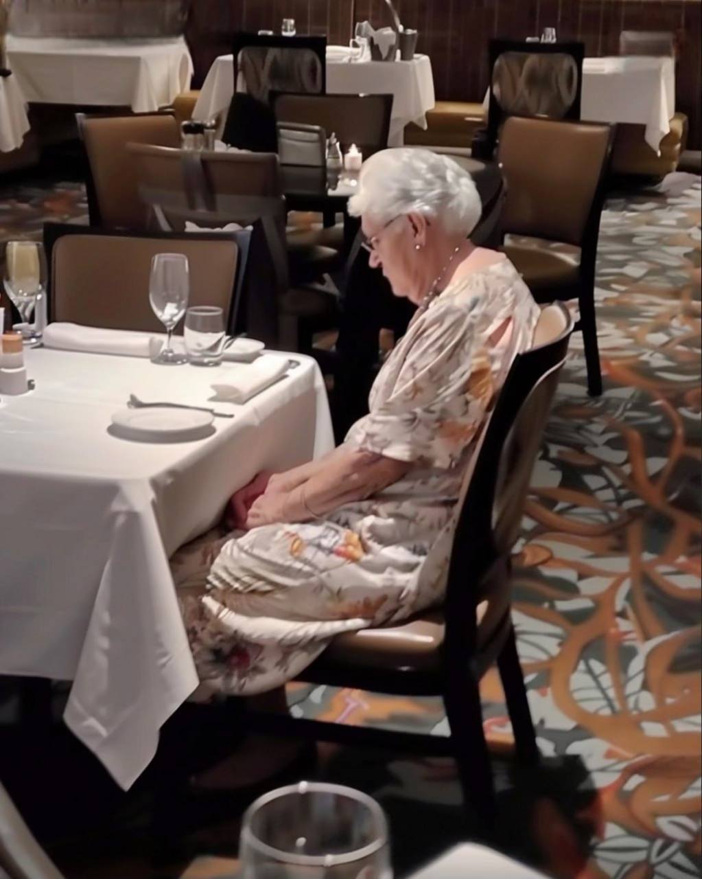 HT3. My Family Left Grandma Alone at a Restaurant to Ditch the Check—Too Bad They Messed with the Wrong Granddaughter