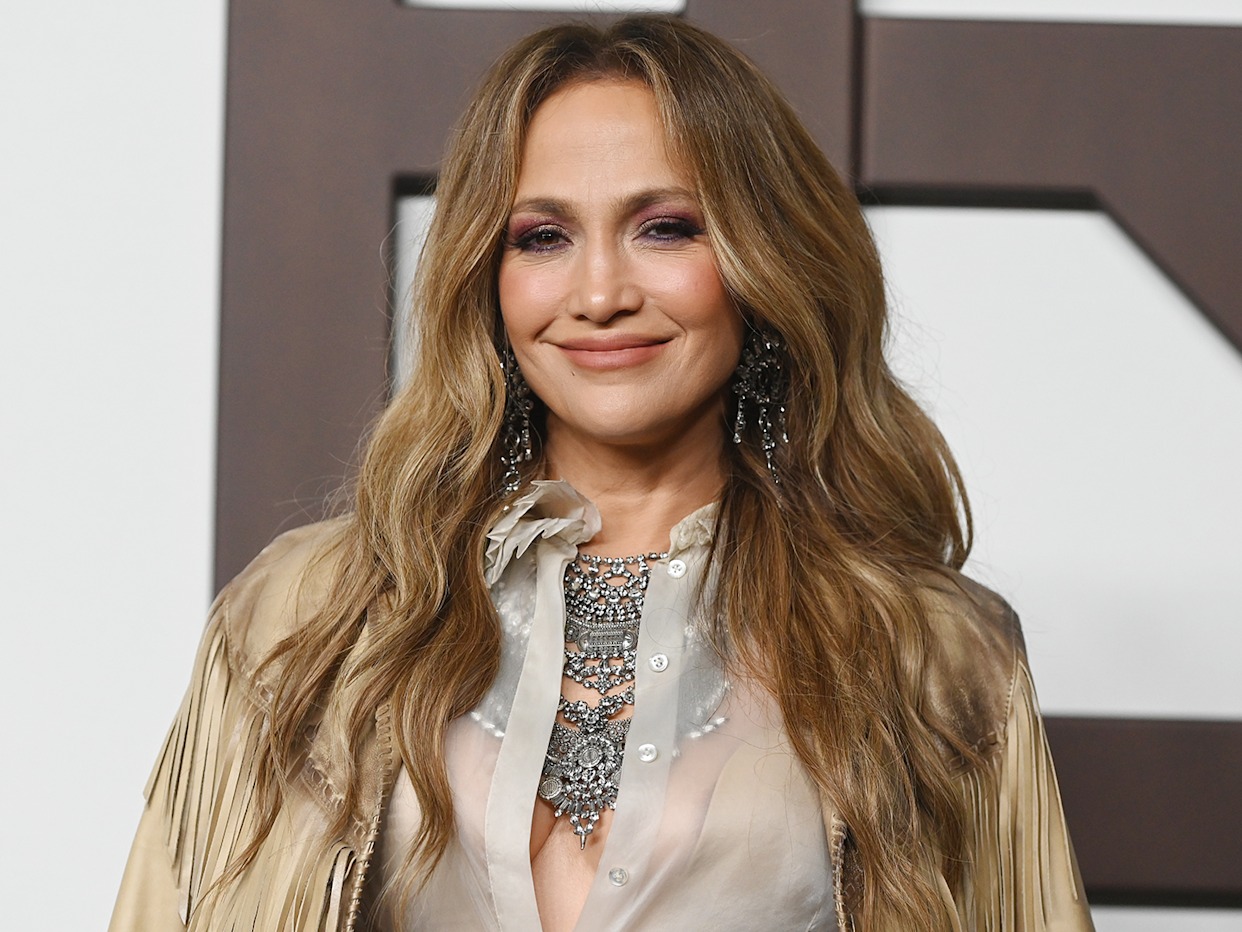 HT13. Jennifer Lopez Seen With Former Co-Star: A Friendly Reunion Amid a Busy Year