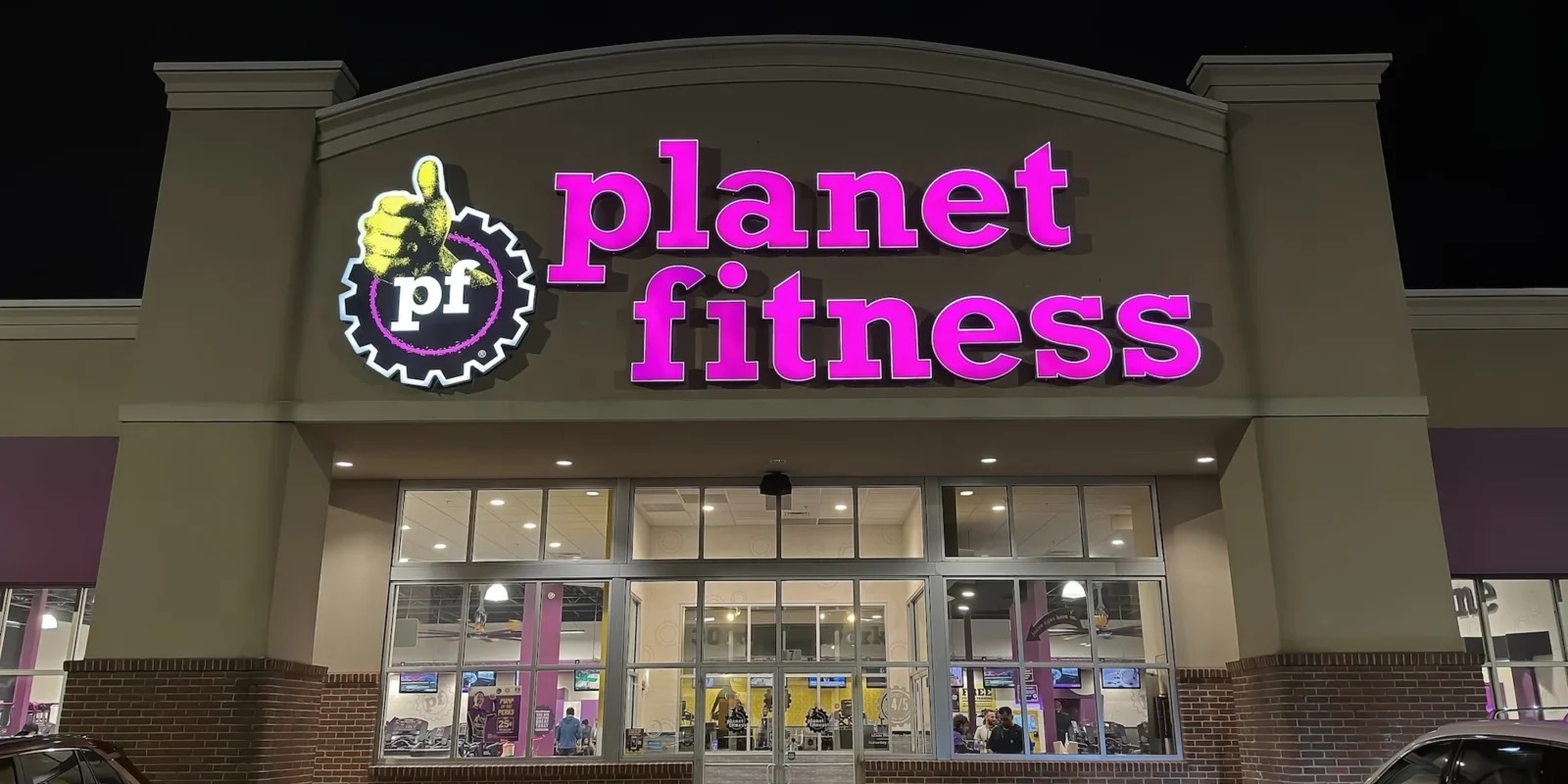 HT16. How the transgender controversy affected Planet Fitness’ stock price?