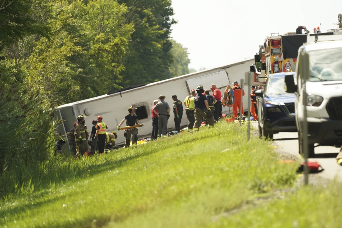 HT10. Niagara Falls Tour Bus Crash: A Sobering Reminder of Road Safety and Community Resilience