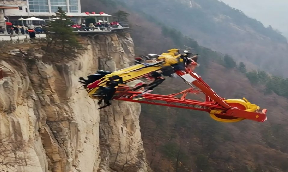 HT14. When the Earth Cracked Beneath Their Feet: The Canyon Collapse Tragedy