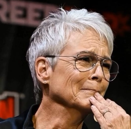 HT16. Jamie Lee Curtis overwhelmed with grief makes the heart-wrenching announcement: “He passed away… he was a beautiful soul…”