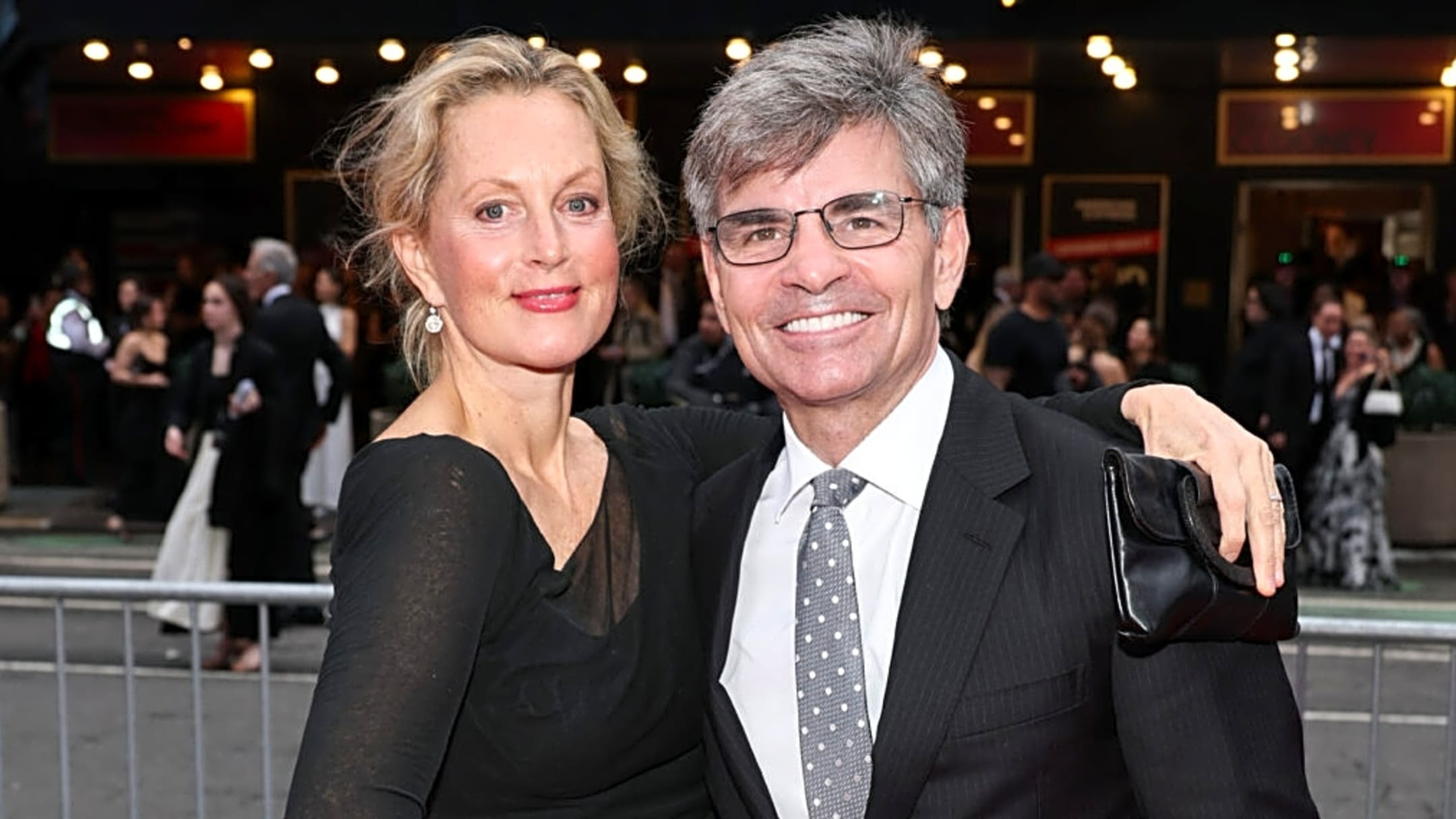 HT6. BAD NEWS: GMA Colleagues Michael Strahan, Robin Roberts, Ginger Zee,… send Condolences for the Heartbreaking Loss of George Stephanopoulos’ family