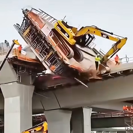 HT10. BREAKING NEWS: Just in 5 minut ago… See more