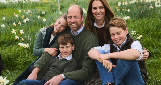 HT6. Prince William and Kate Middleton’s Christmas card photo sparks backlash over one detail