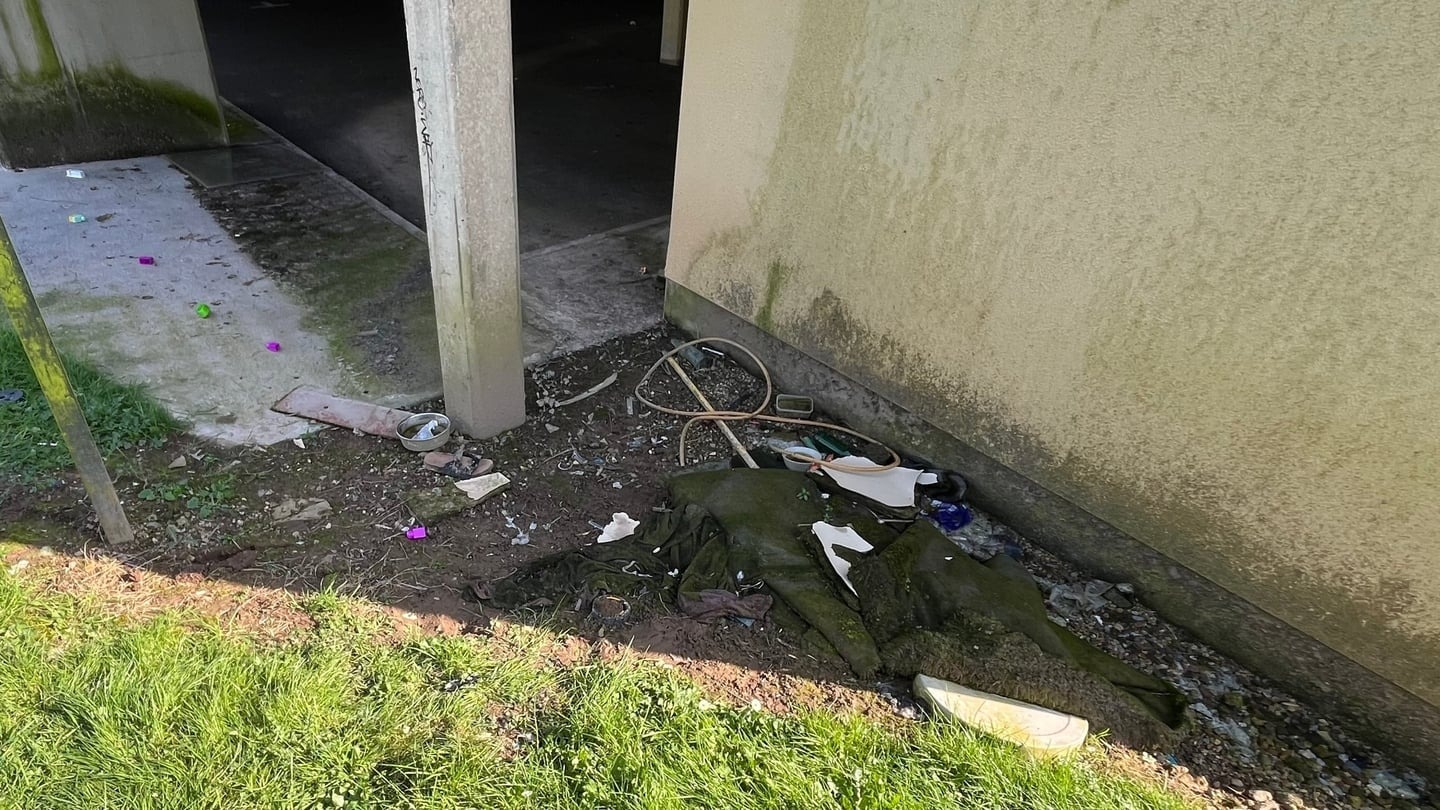 HT1. HELP TO IDENTIFY HER AND LOCATE HER FAMILY