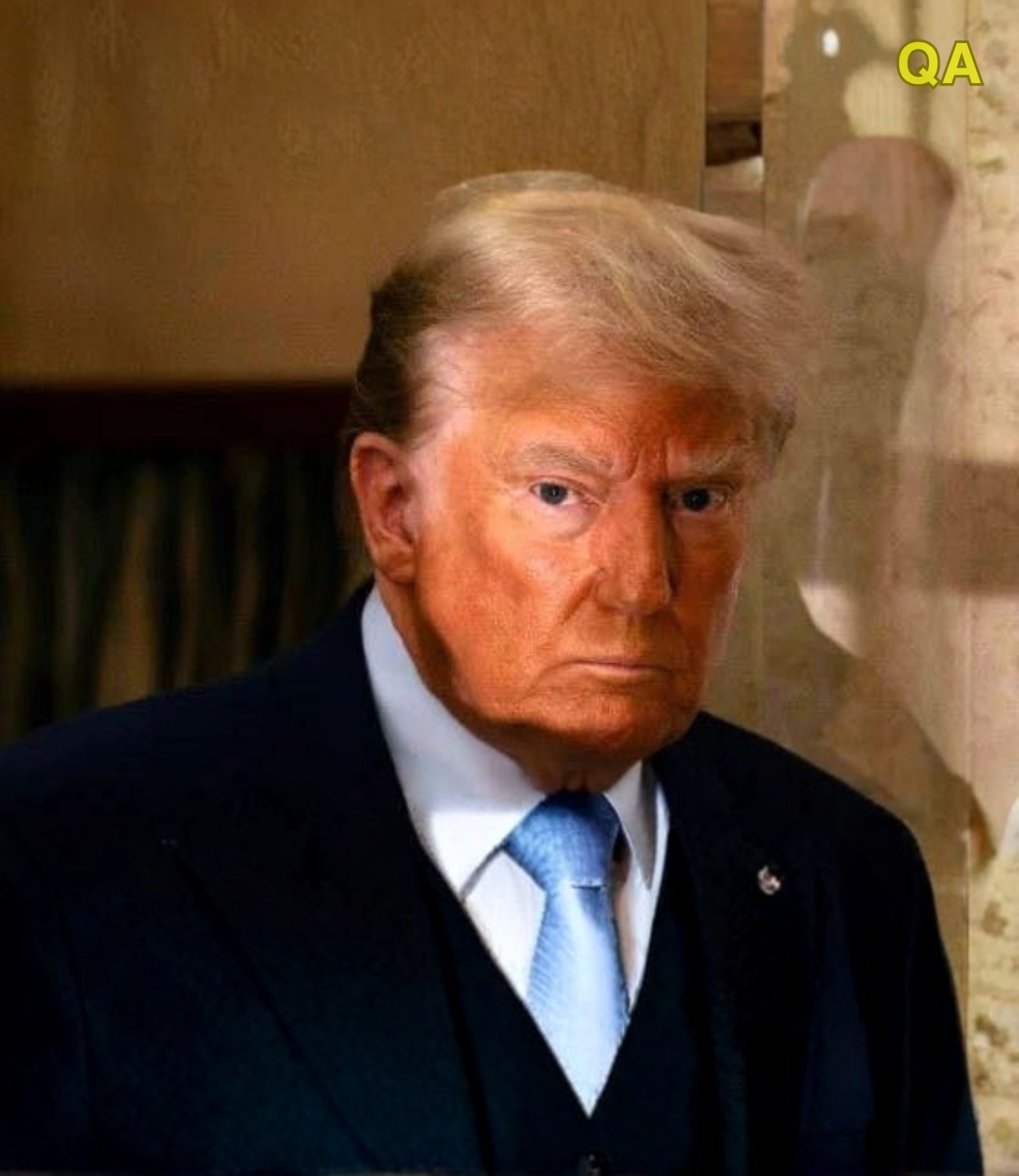 HT7. Breaking news: Trump spotted with a…