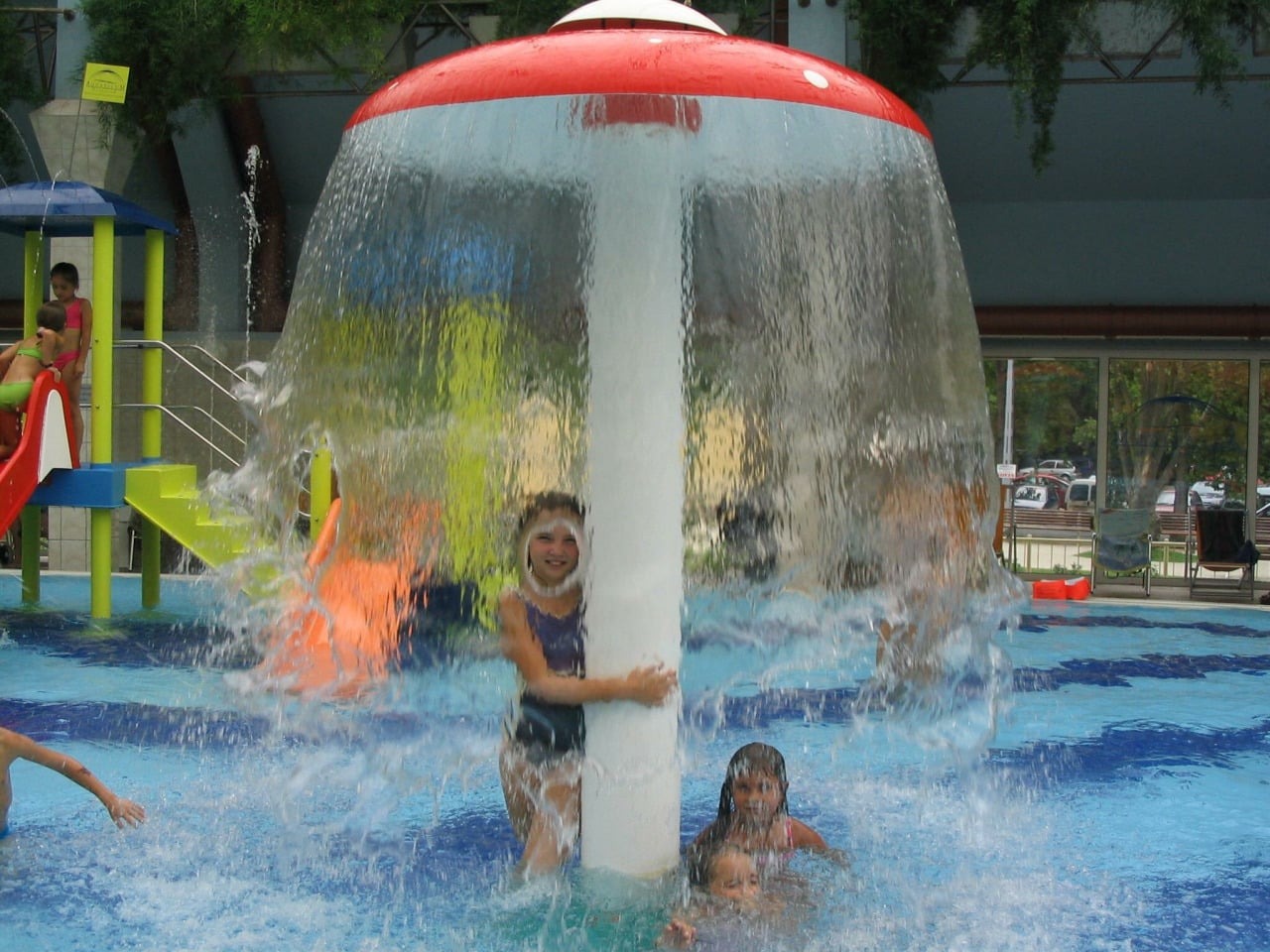 ST10. 28 Perfectly Timed Photos That Will Make You Look Twice
