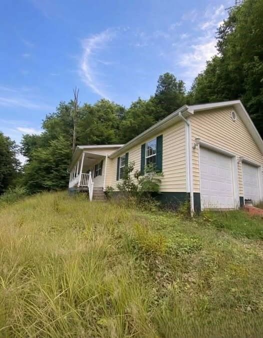 HT14. Inviting Single Level Living Surrounded By West Virginia Scenery