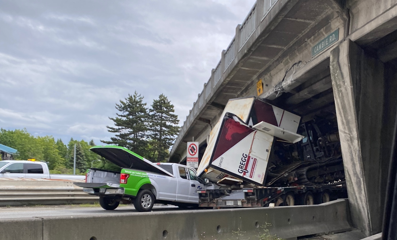 HT14. Total Chaos As Massive Truck Slams Into Overpass Shattering Morning Commute