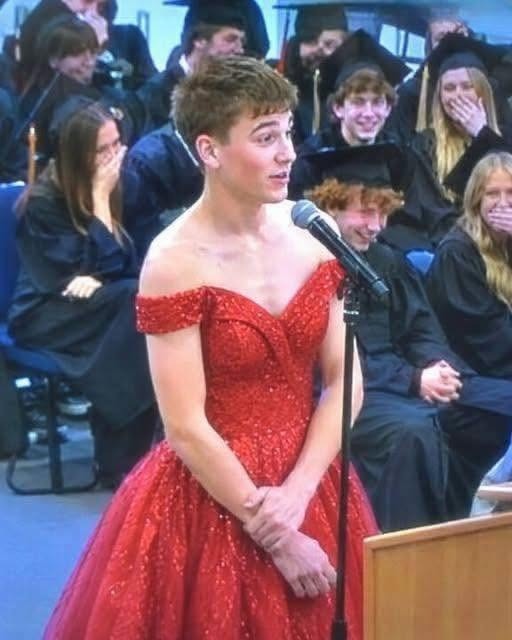 HT3. A Student’s Unusual Outfit Drew Laughs—Then His Speech Changed the Entire Room