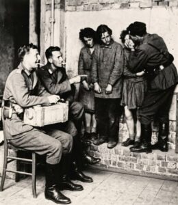 HT4. Pointed out by a German soldier: The immediate and terrifying fate of the French prisoners
