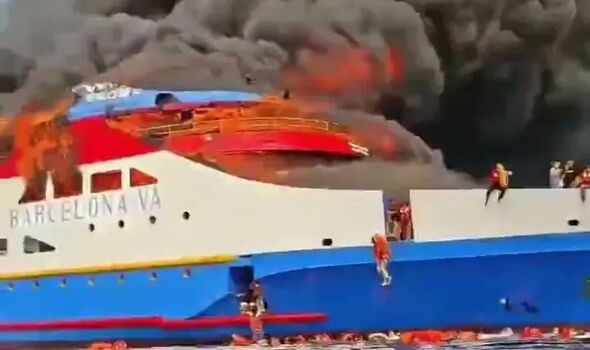 HT6. The ship carrying 280 passengers suddenly caught fire in the middle of the sea