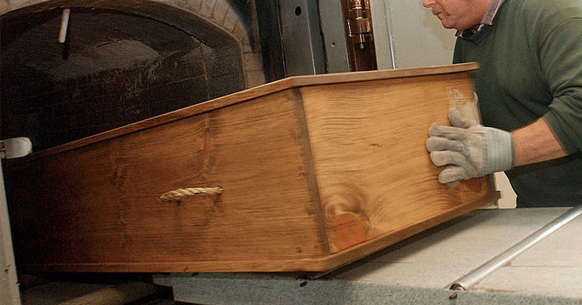 HT3. Employee reveals what happens to your body during cremation