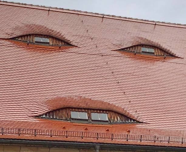 ST3. 15 Photos That Are So Confusing, Even Doing a Double Take Won’t Help You