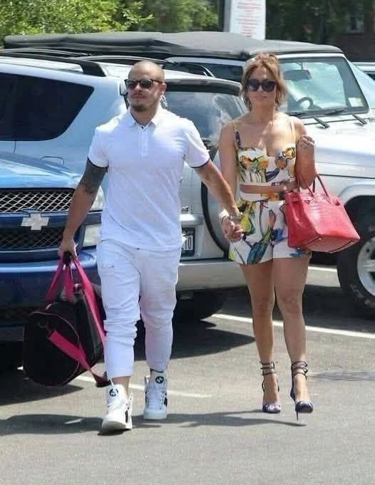 HT7. Jennifer Lopez, 55, is showing off her new boyfriend…and you better sit down, because you might recognize him!