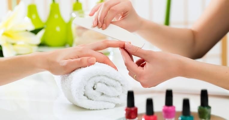 HT4. Nail Salon Etiquette: How Much to Tip and When