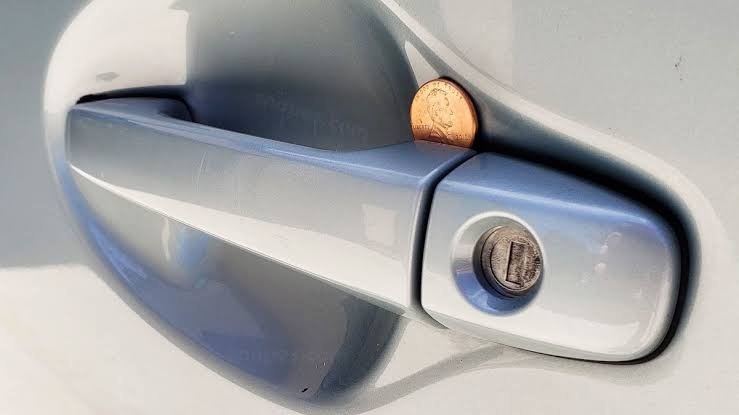 HT1. The Penny in Your Car Door Handle: A Small Detail That’s Making People Stop and Think