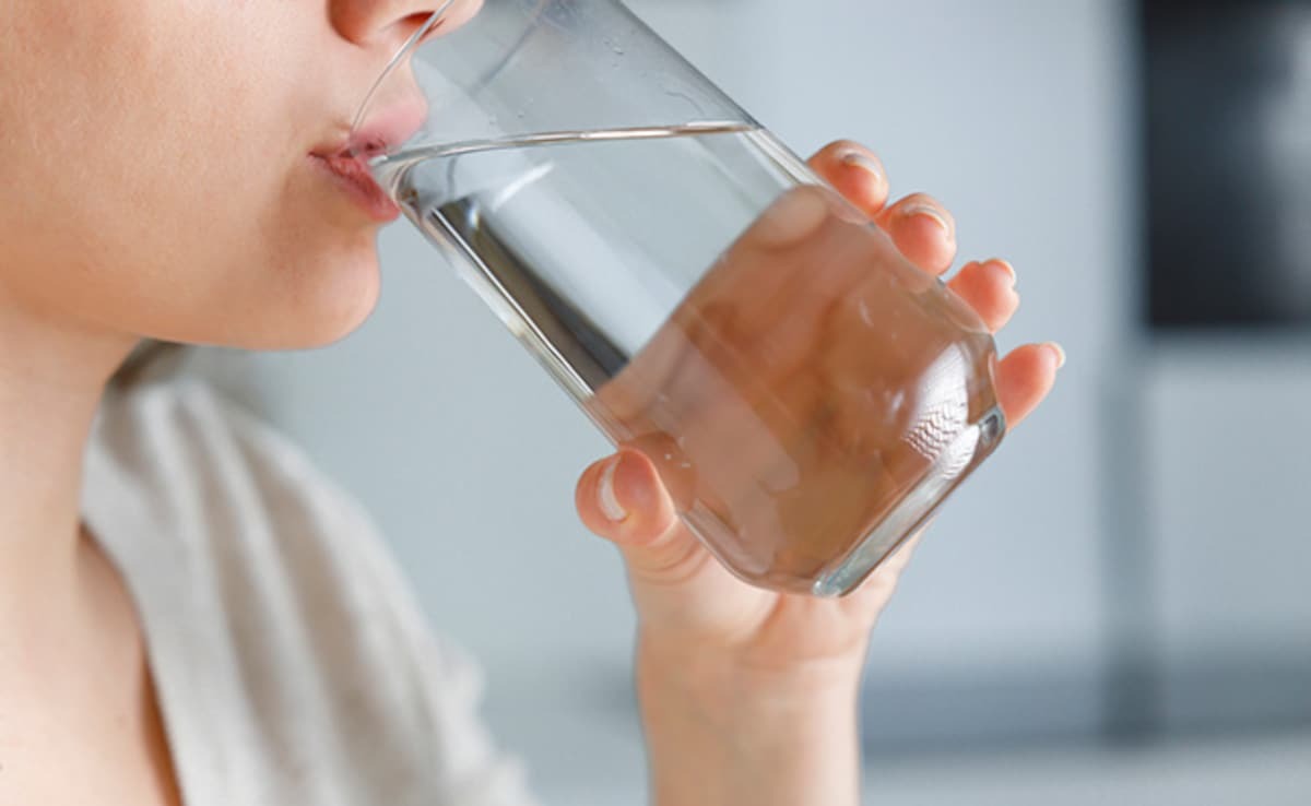 ST1. Does drinking water first thing in the morning offer benefits?