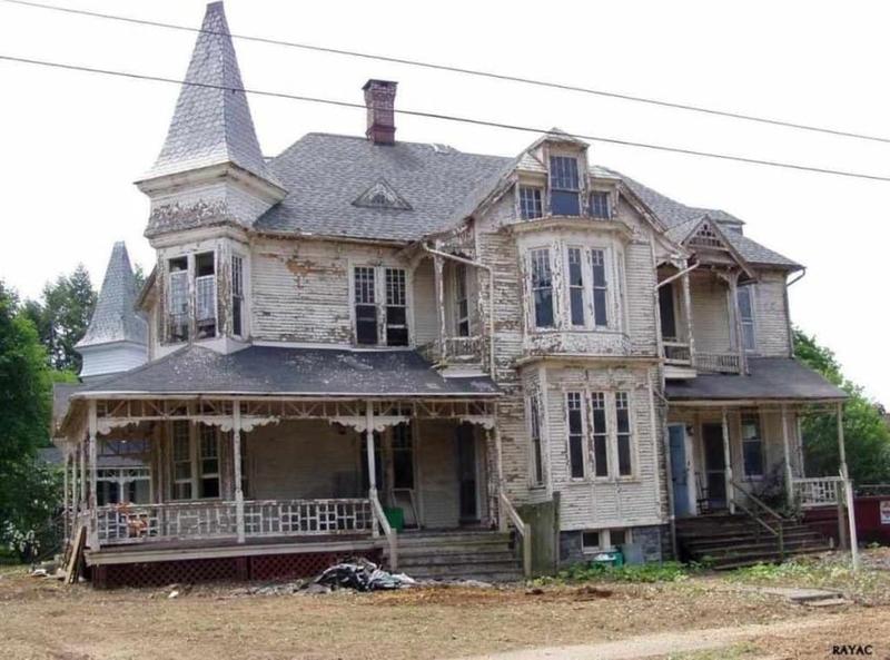 HT3. This House Looked Like It Was About To Fall Into Itself