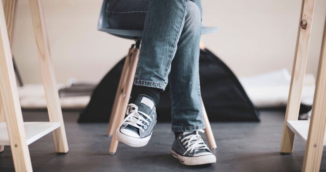 HT1. Why women cross their legs: A body language breakdown