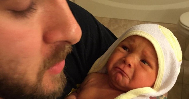 HT1. Dad posted a photo of his newborn daughter online and it saved her life –