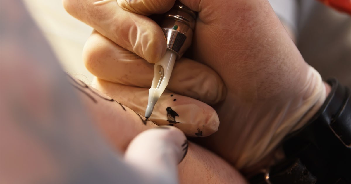 HT1. Tattoo addict inks 95 percent of his body, reveals what he looked like just 5 years ago