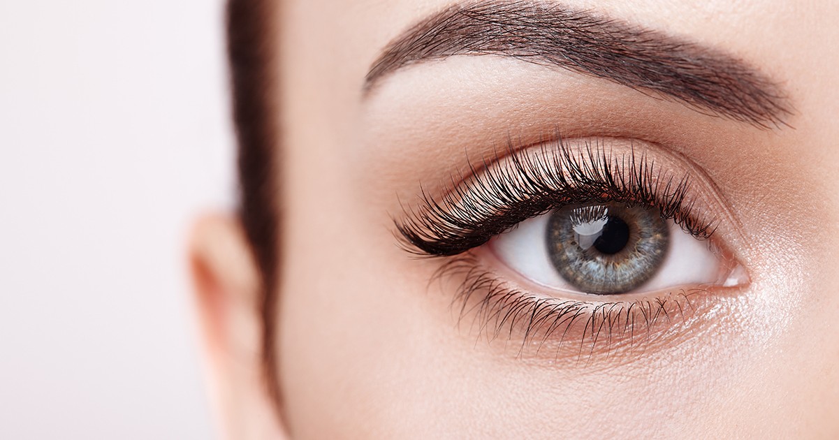 HT1. Halo brows: New beauty trend is playful and loopy