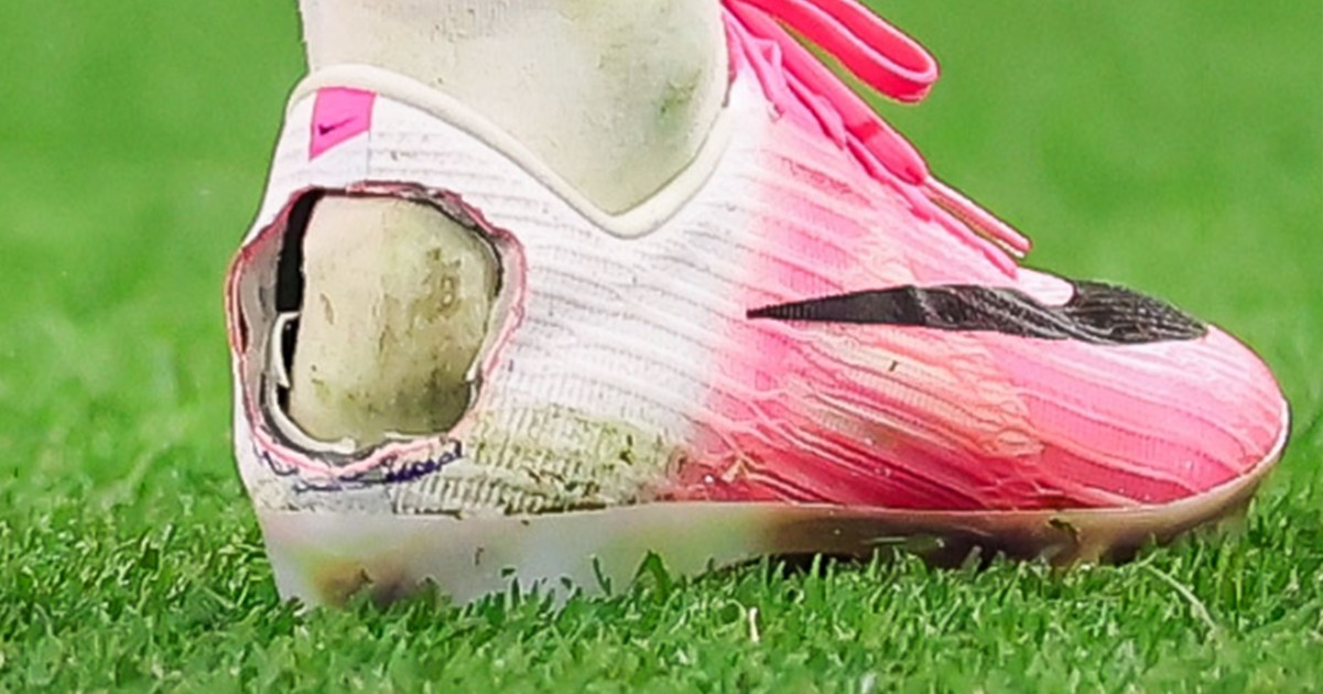 HT3. Reason World Cup soccer players are cutting the heels of their boots in strange trend