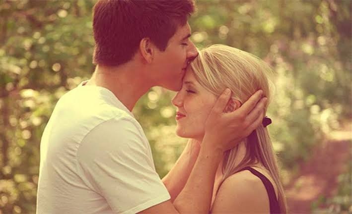 HT3. If Your Partner Kisses You on the Forehead, It Could Mean More Than You Think