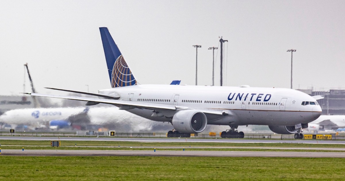 HT4. Plus-sized passenger protests being denied wheelchair assistance