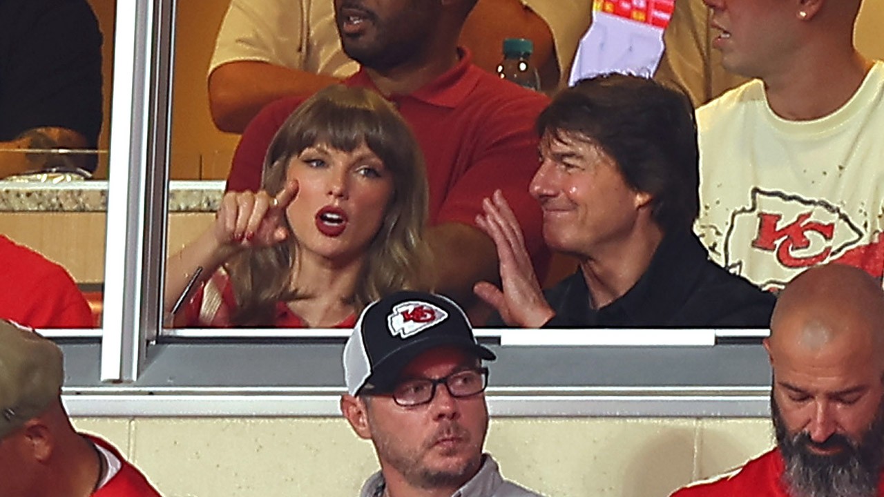 HT3. Lip reader reveals Taylor Swift’s one-word response to Tom Cruise’s cryptic remark at Chiefs game