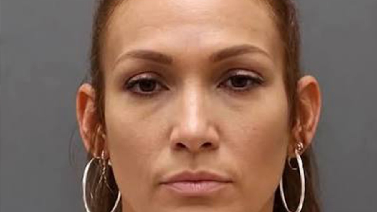 HT2. Shoplifter’s mugshot goes viral as people say she looks just like Jennifer Lopez