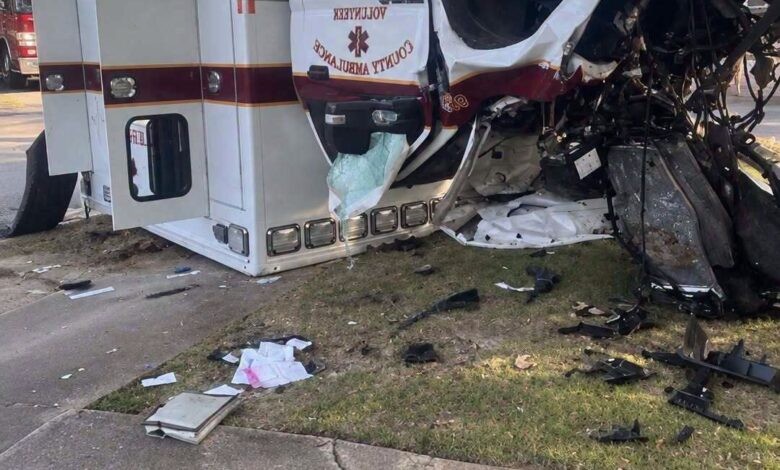 HT4. 9 injured including newborn child in ambulance rollover crash