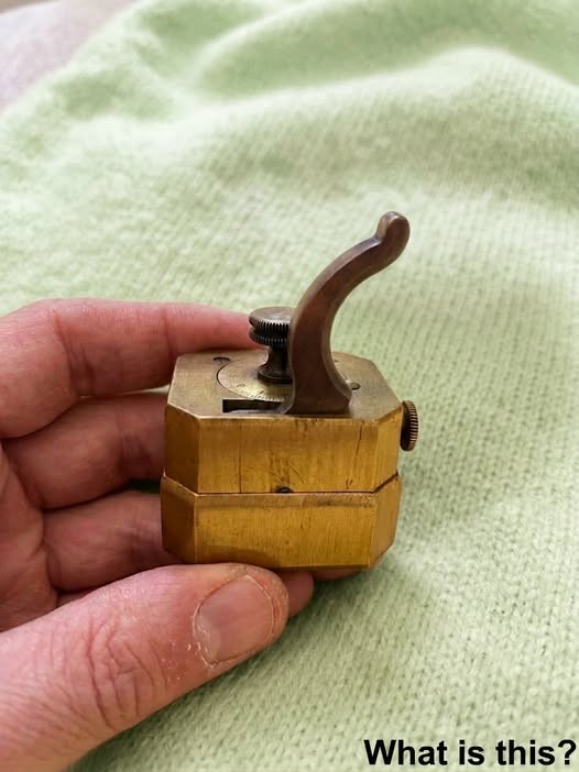 HT4. I found this at a flea market, and the seller had no idea what it was. It intrigued me. Does anyone know what it is?