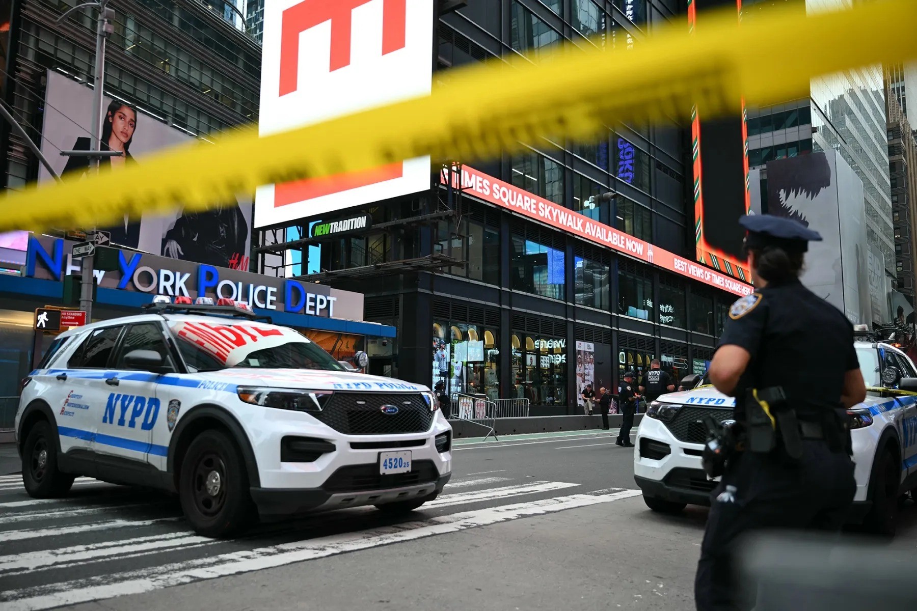 HT2. Times Square victim revealed as Bank of America VP – video shows confrontation