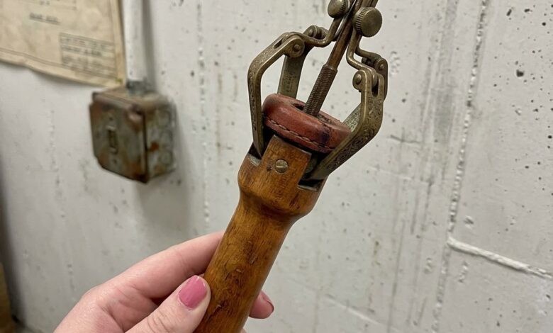 HT2. Found this tool in my grandma’s basement…………