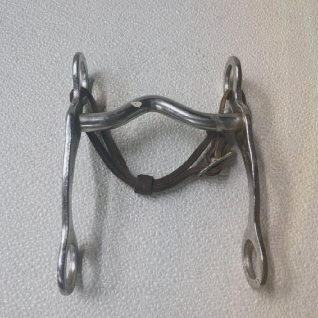 HT3. People in the countryside and those with ties to rural life will surely recognize this vintage item.