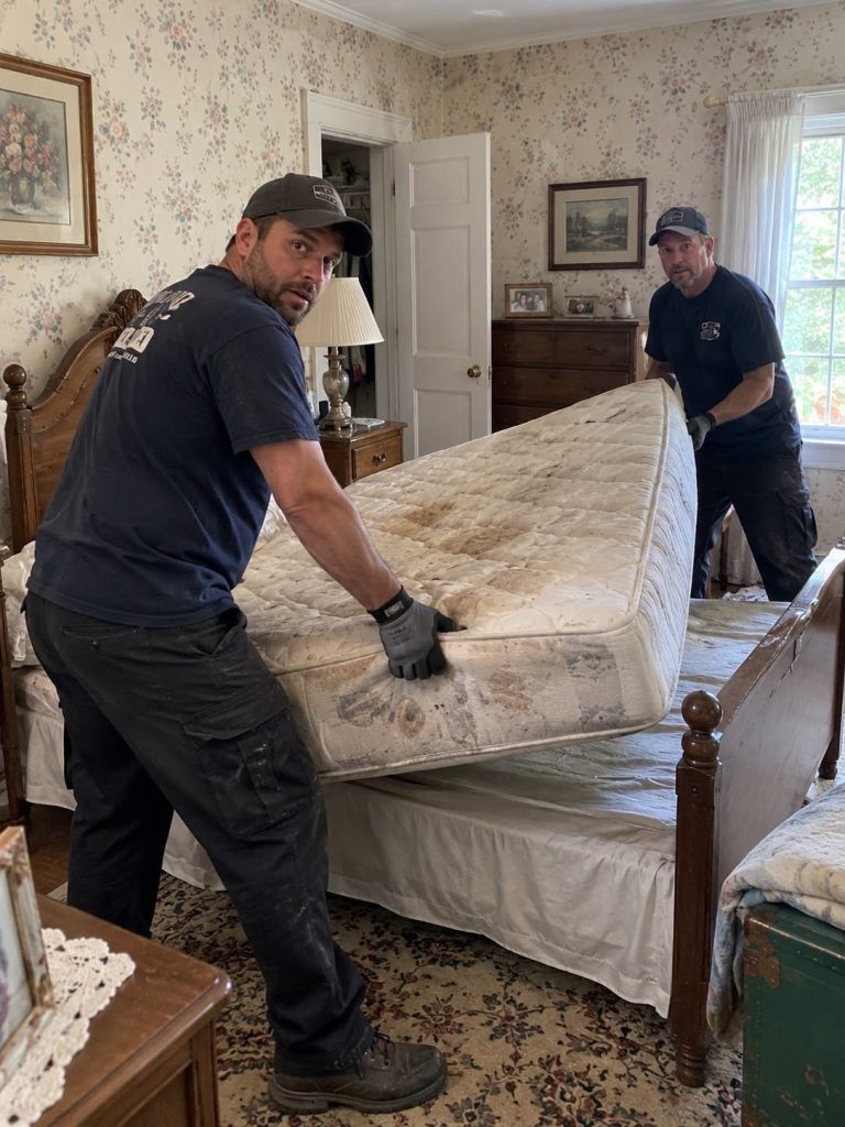 HT3. That Mattress Had Been in My Parents’ Bedroom for 31 Years, Until the Movers Opened It and Found Something Mom Never Wanted Us to See