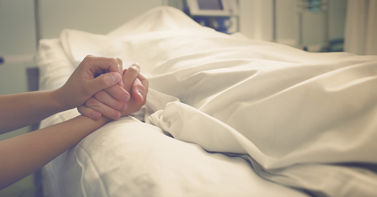 HT1. 5 Most Common Deathbed Regrets, According to Palliative Care Nurse
