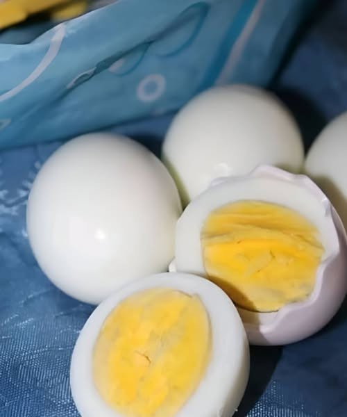 HT3. Boiled Eggs vs. Fried Eggs: Which Is Better for Breakfast?