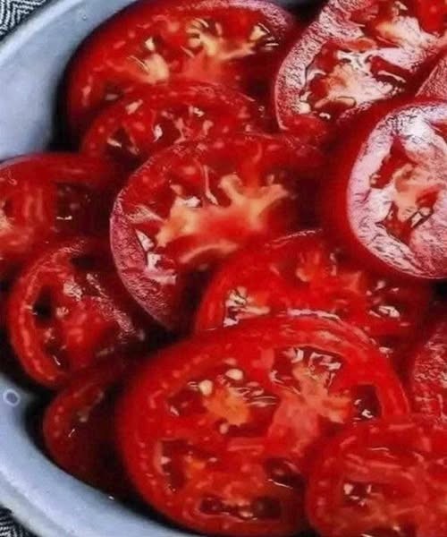 HT1. Eating tomatoes: an ally for your health and your kitchen