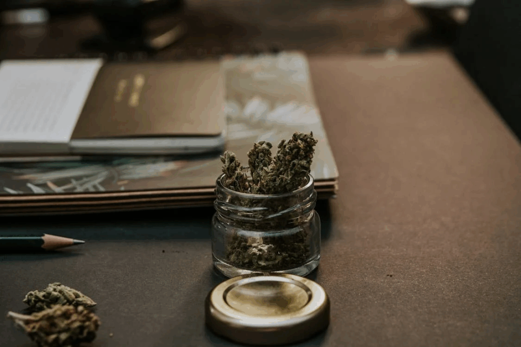 HT1. Experts issue warning as people share terrifying experiences after smoking weed –